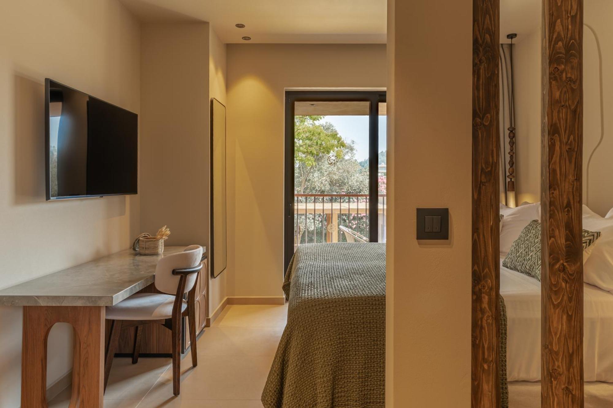 Standaard Tweepersoonskamer met 1 of 2 Bedden en Balkon